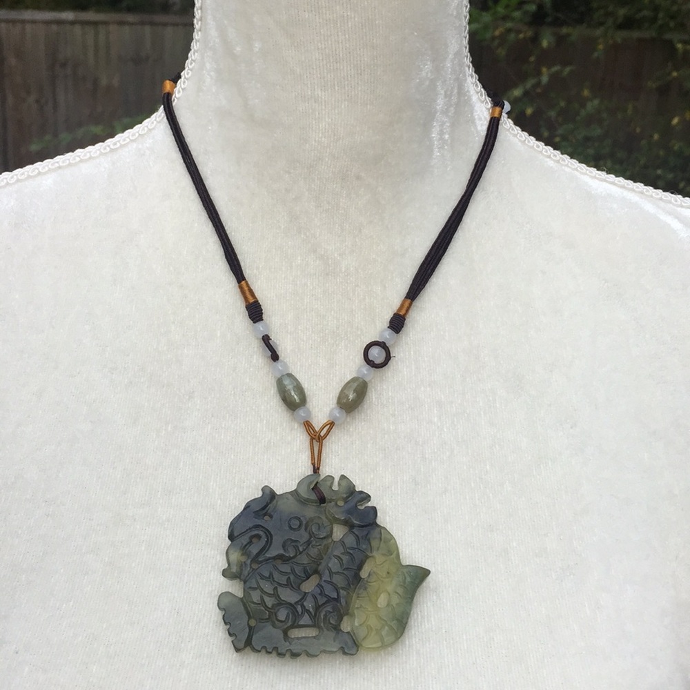 Jade Or Aventurine - Picture 2 of 8